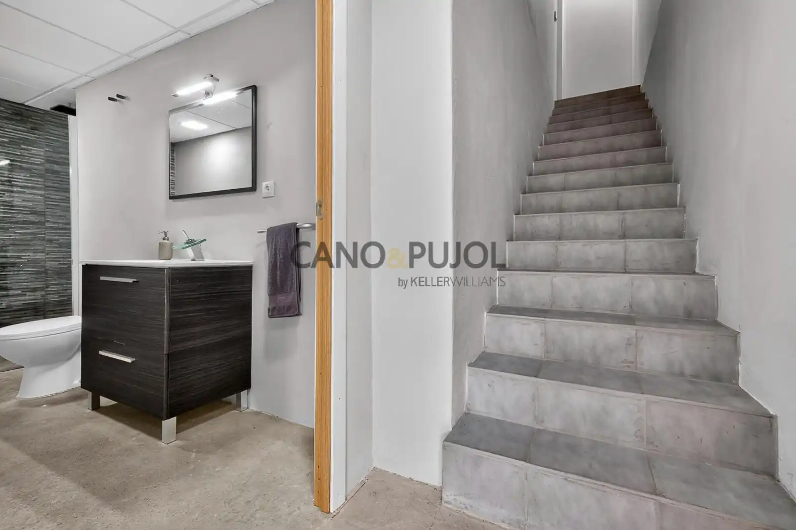 Houses for sale in Terrassa  with Air Conditioner, Heating and Terrace