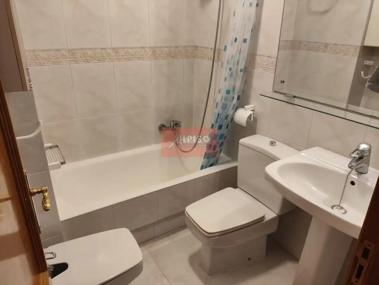 Badezimmer von Wohnungen zur Miete in Ourense Capital  mit Heizung und Möbliert