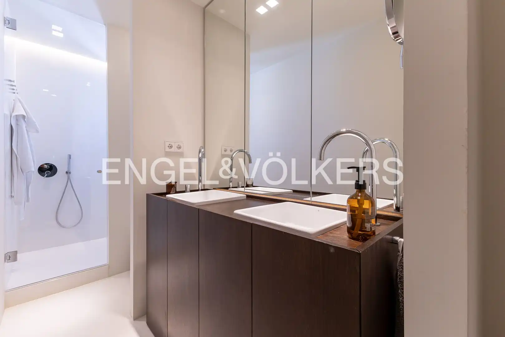 Baño de Piso en venta en Madrid con Aire acondicionado y Calefacción