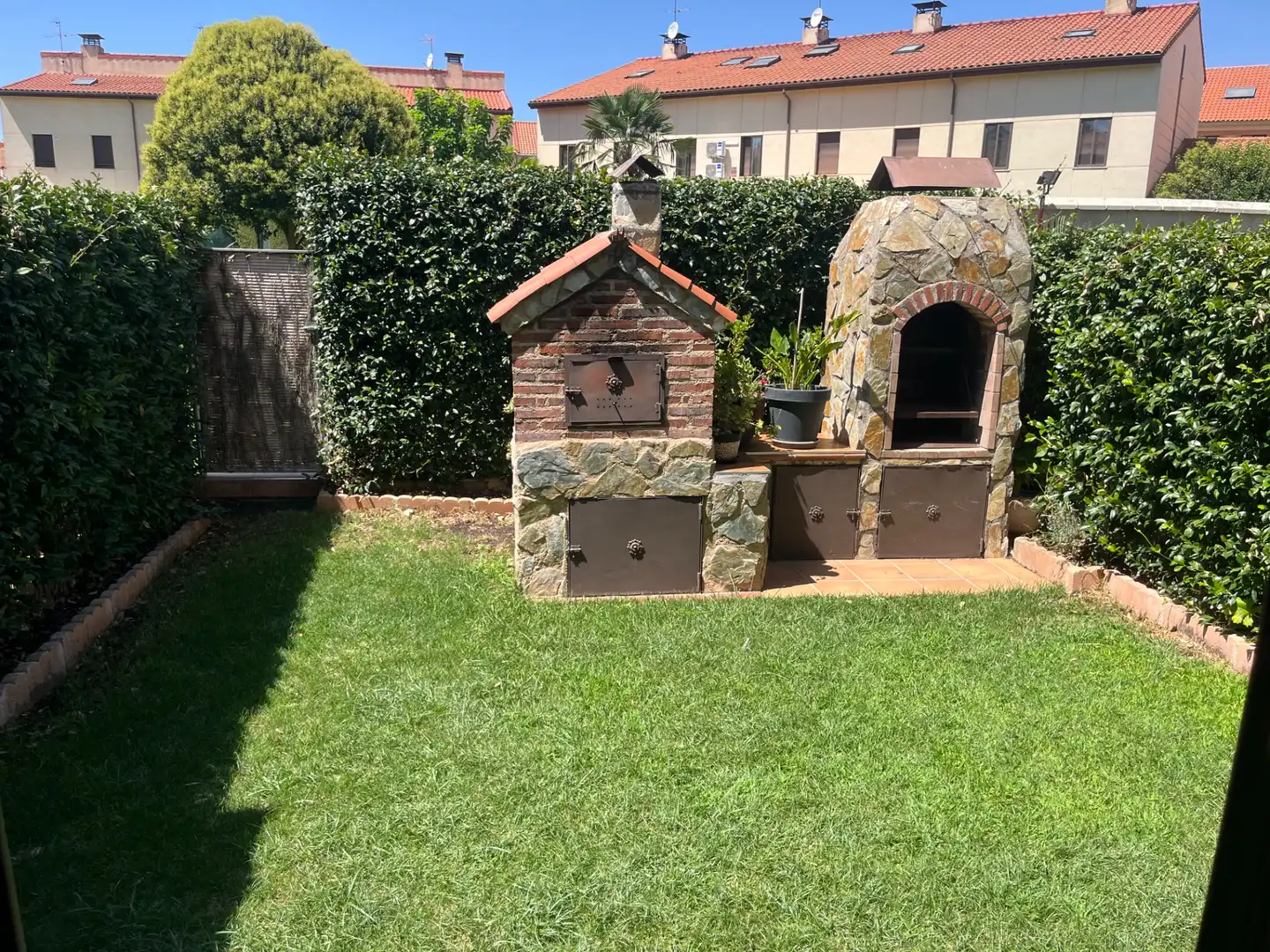 Jardí de Casa adosada en venda en Monterrubio de Armuña amb Calefacció, Jardí privat i Parquet