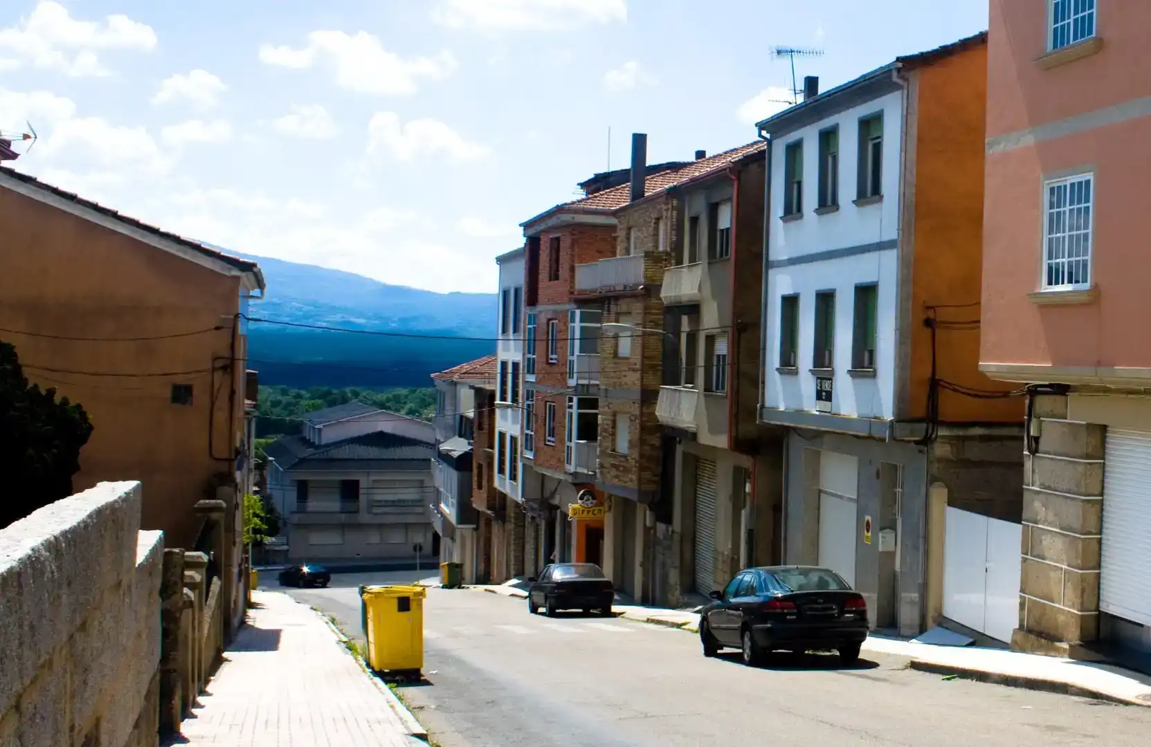 Vista exterior de Casa adosada en venda en Maceda amb Traster i Moblat