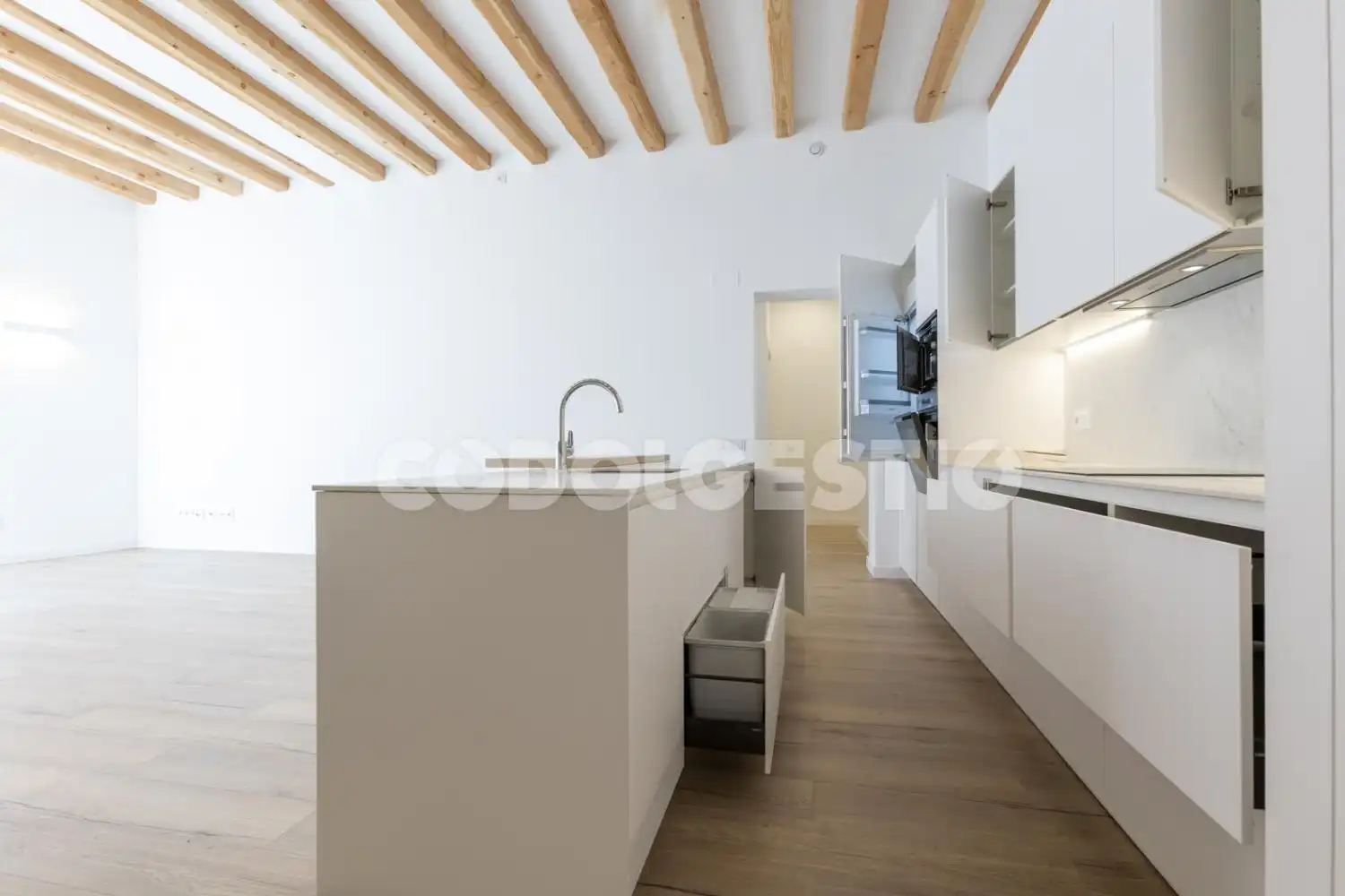 Cocina de Piso de alquiler en Vic con Balcón