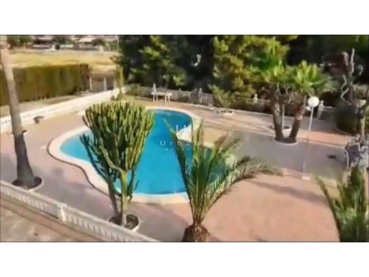Chalet con piscina en venta en Calle ARQUITECTO ANTONI GAUDI, imagen 3