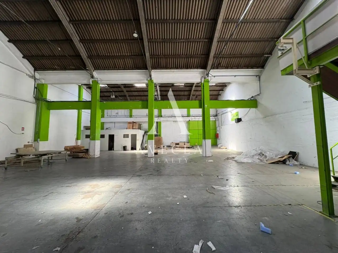 Industrial building to rent in Calle Marina 30, imagen 4