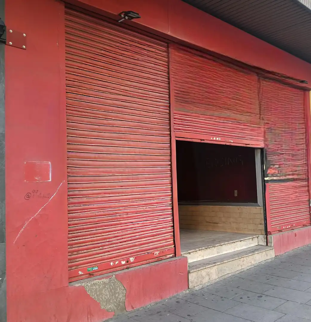 Local de lloguer a vía universitas, La Bozada – Parque Delicias