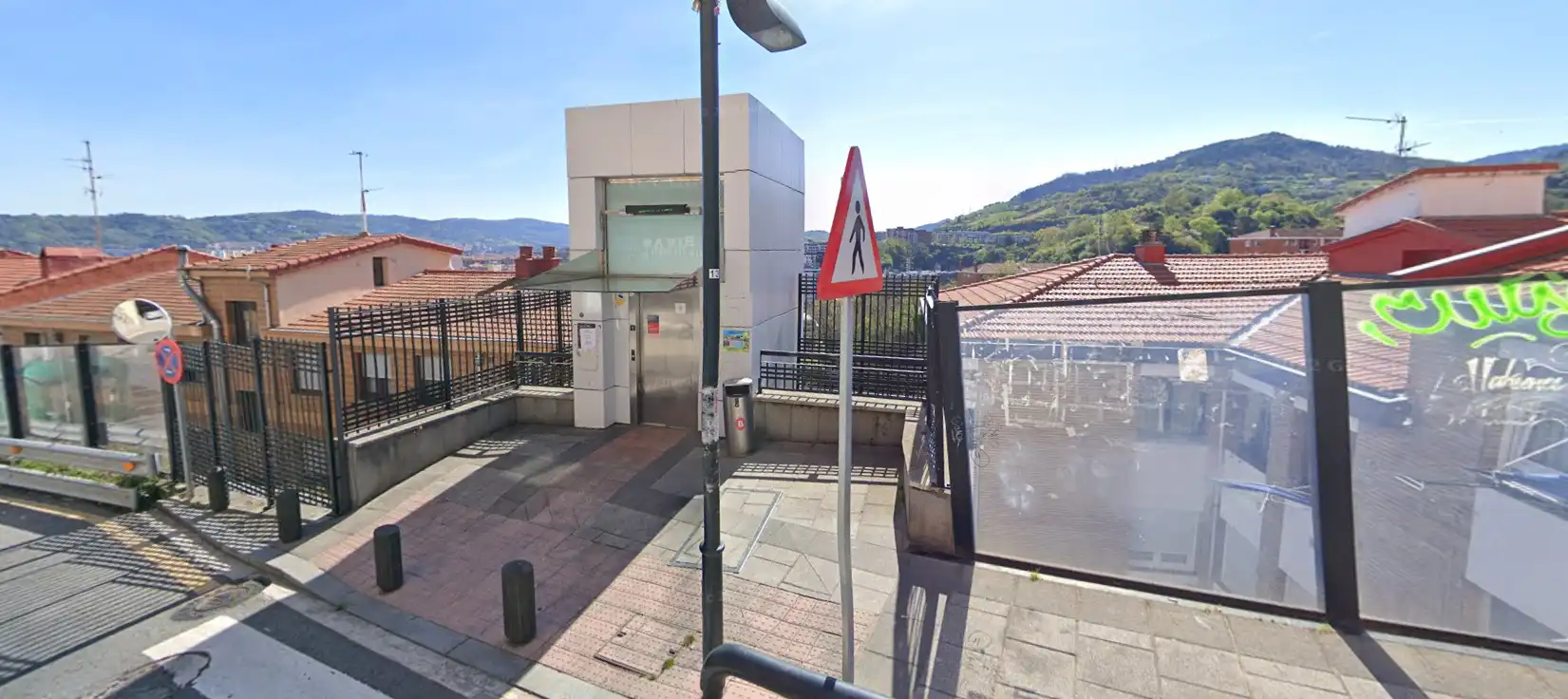 Vista exterior de Local en venda en Bilbao 
