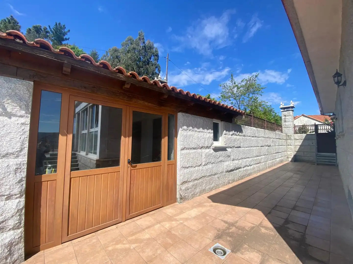 Vista exterior de Casa o chalet en venta en O Irixo con Calefacción, Jardín privado y Parquet