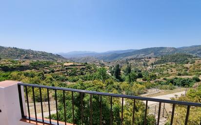 Vista exterior de Finca rústica en venda en Yunquera amb Aire condicionat, Piscina i Balcó