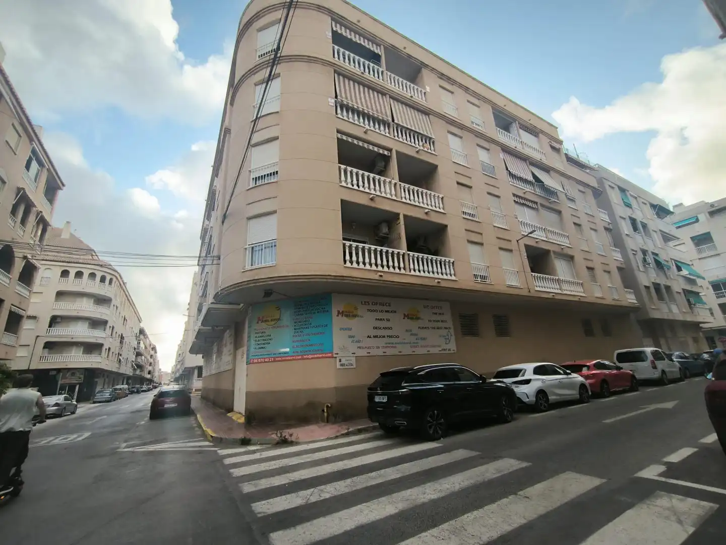 Vista exterior de Apartament en venda en Torrevieja amb Aire condicionat i Balcó