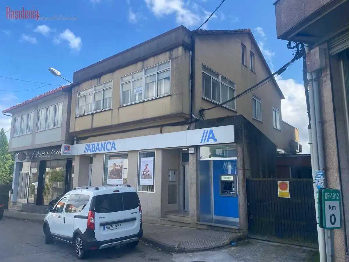 Außenansicht von Wohnung zum Verkauf in Coristanco mit Terrasse und Abstellraum