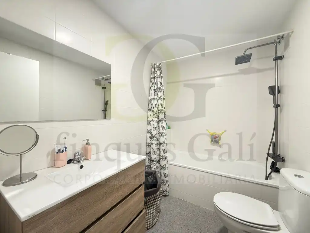 Baño de Piso en venta en Sant Fruitós de Bages con Aire acondicionado, Trastero y Balcón