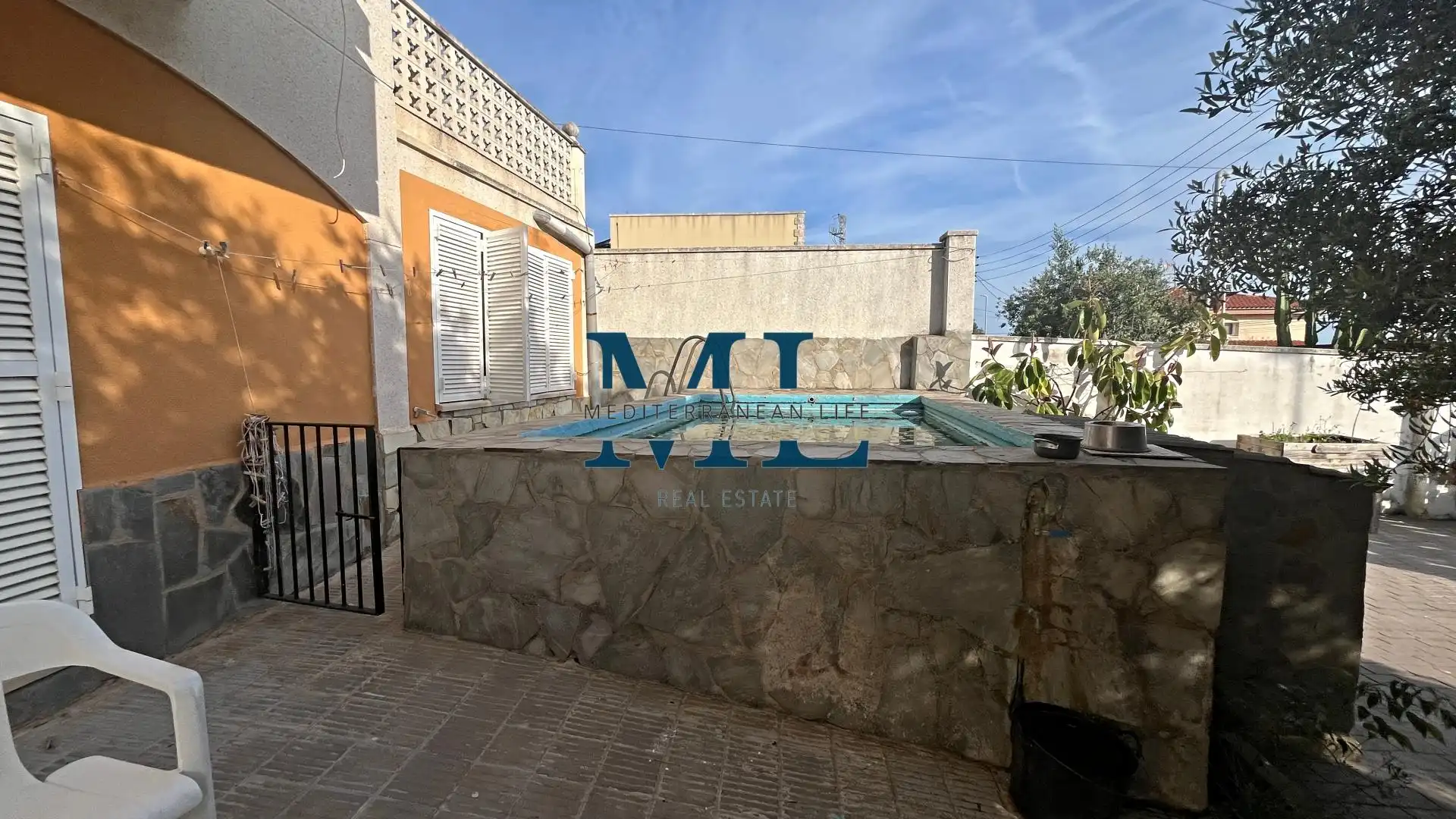 Vista exterior de Casa o xalet en venda en Vilanova i la Geltrú amb Calefacció, Jardí privat i Piscina