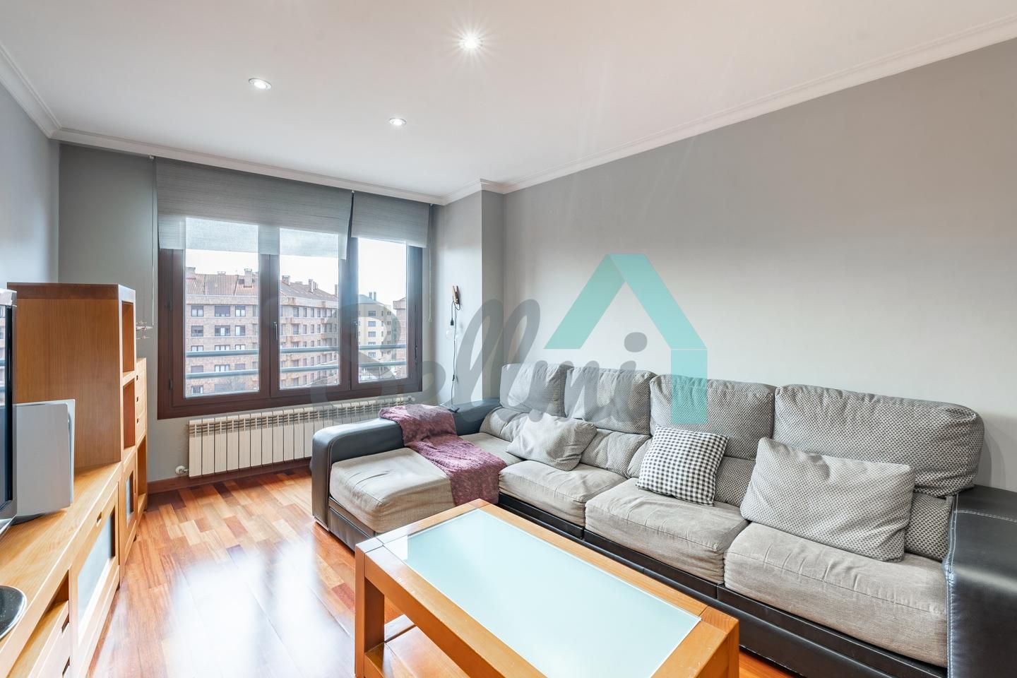Sala de estar de Piso en venta en Gijón  con Calefacción, Parquet y Trastero