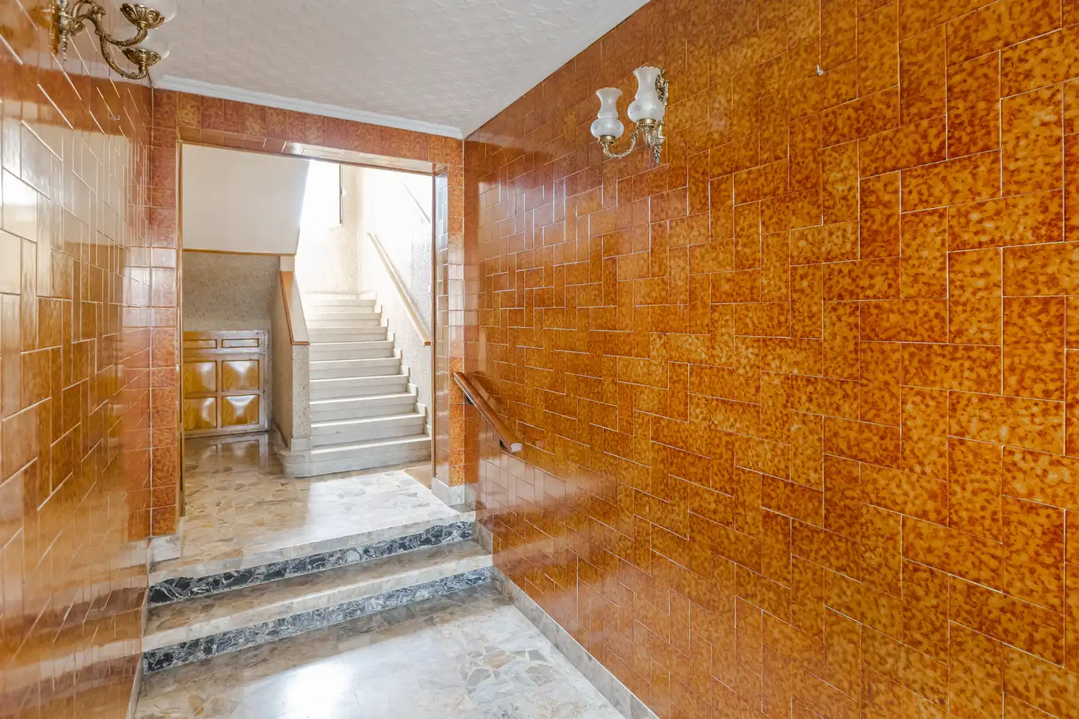 Piso en venta en  Pamplona / Iruña con Calefacción, Parquet y Amueblado
