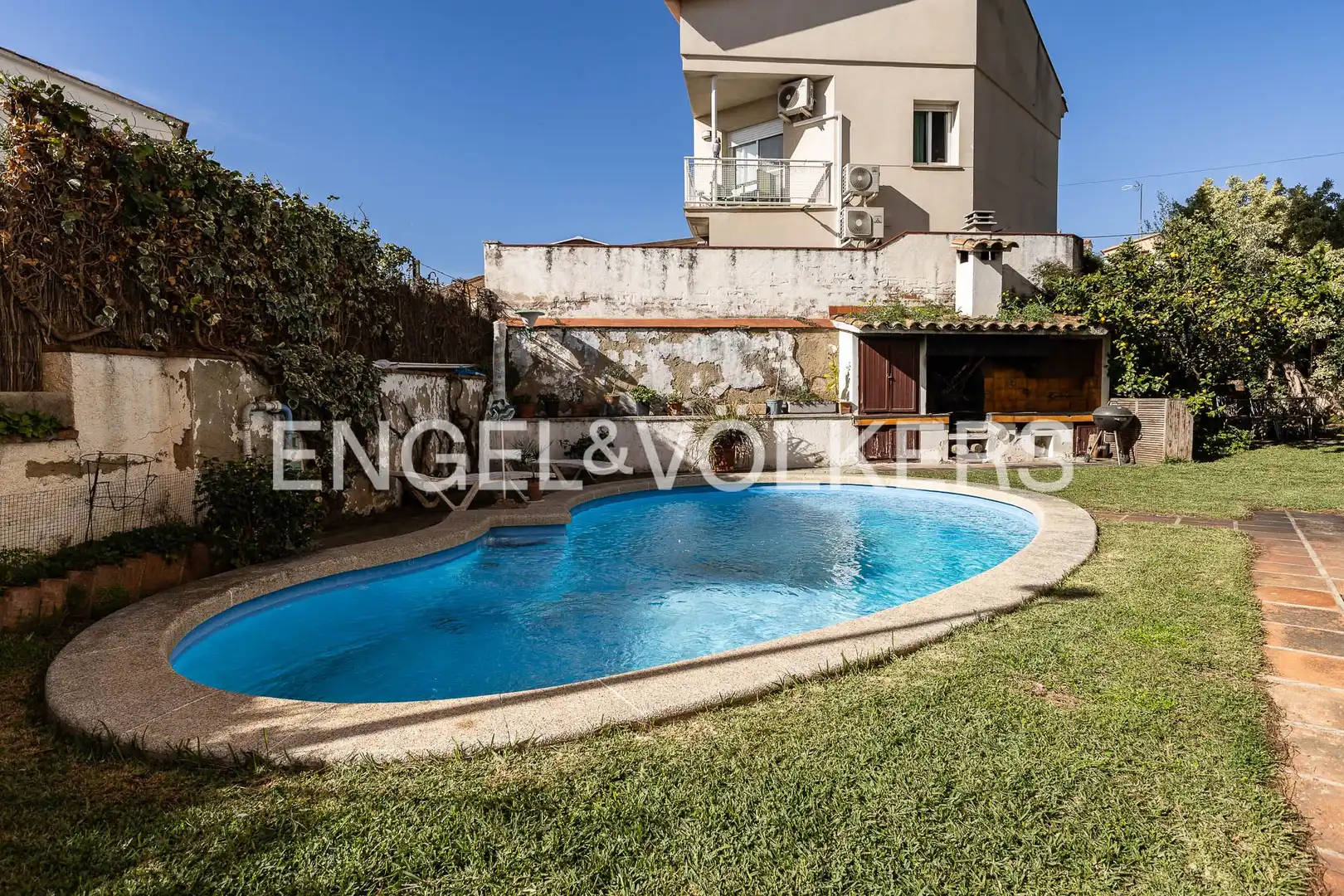 Piscina de Apartament en venda en Premià de Dalt amb Calefacció, Jardí privat i Terrassa