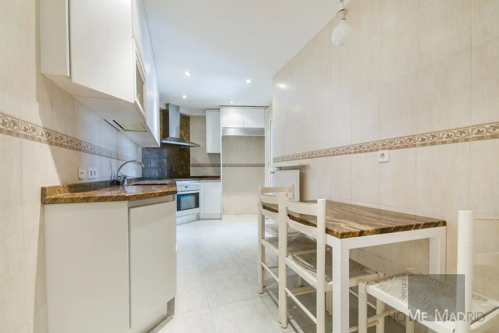 Kitchen of Flat for sale in Madrid  with Air Conditioner, Heating and Parquet flooring