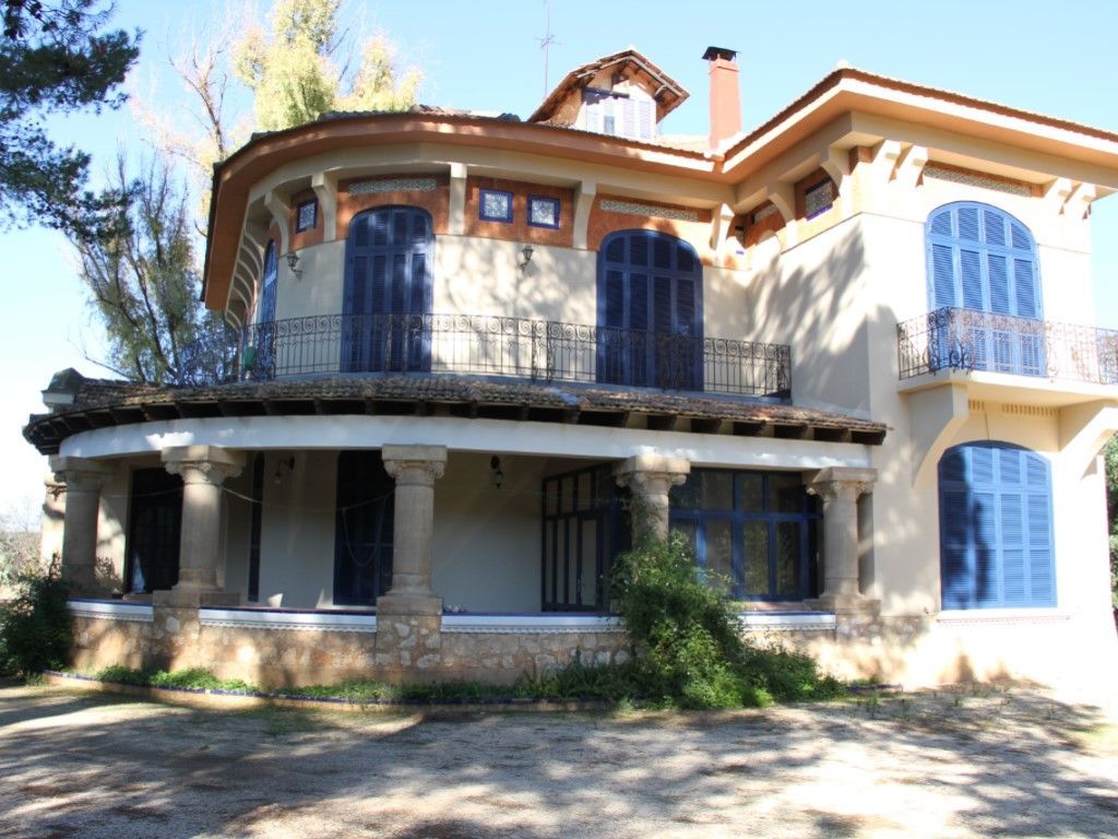 Vista exterior de Casa o xalet en venda en Enguera amb Jardí privat i Terrassa