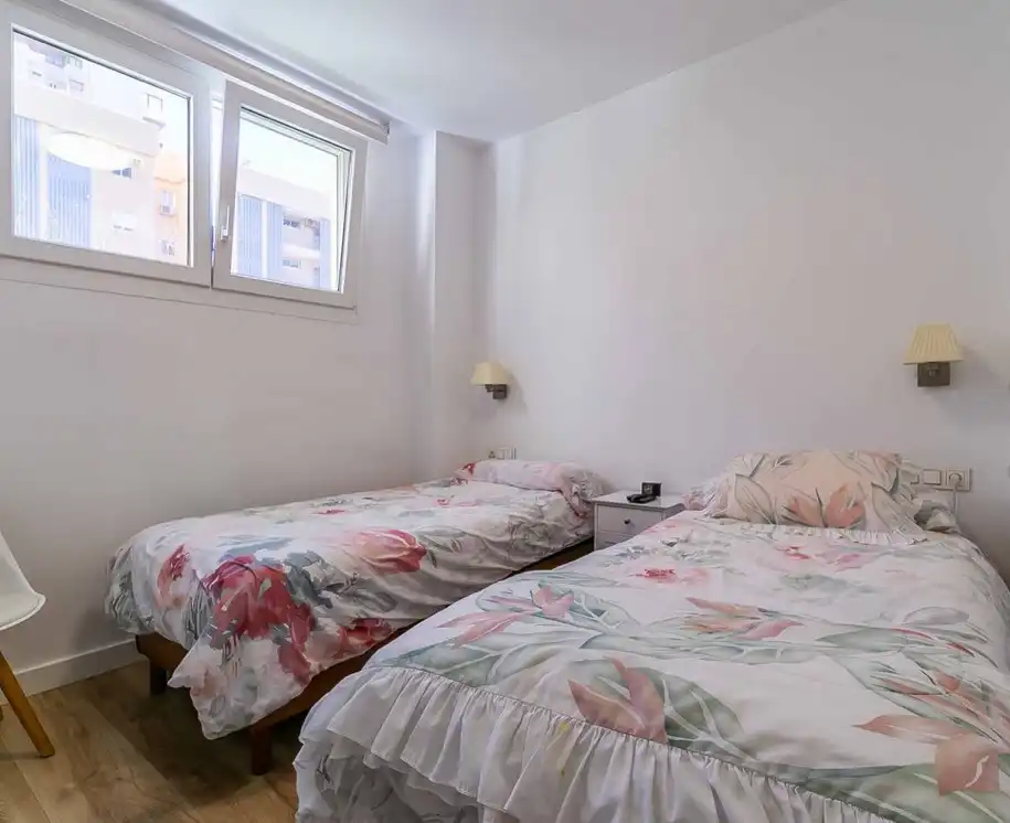 Schlafzimmer von Wohnung zum Verkauf in Fuengirola mit Möbliert, Ofen und Waschmaschine