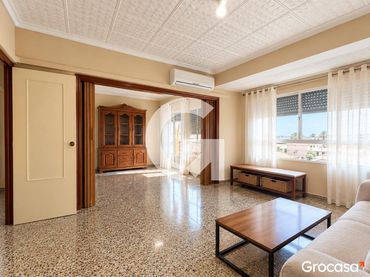 Piso con balcón en venta en CL PALMERETA