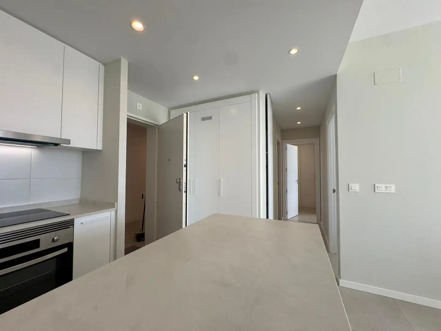 Cuina de Apartament en venda en Chipiona amb Aire condicionat, Terrassa i Traster