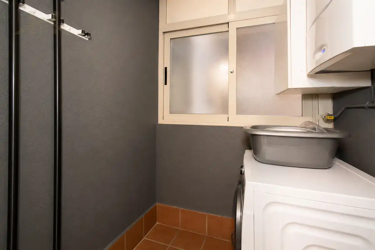 Bathroom of Ground floor for sale in La Moraleja  with Air Conditioner, Heating and Private garden