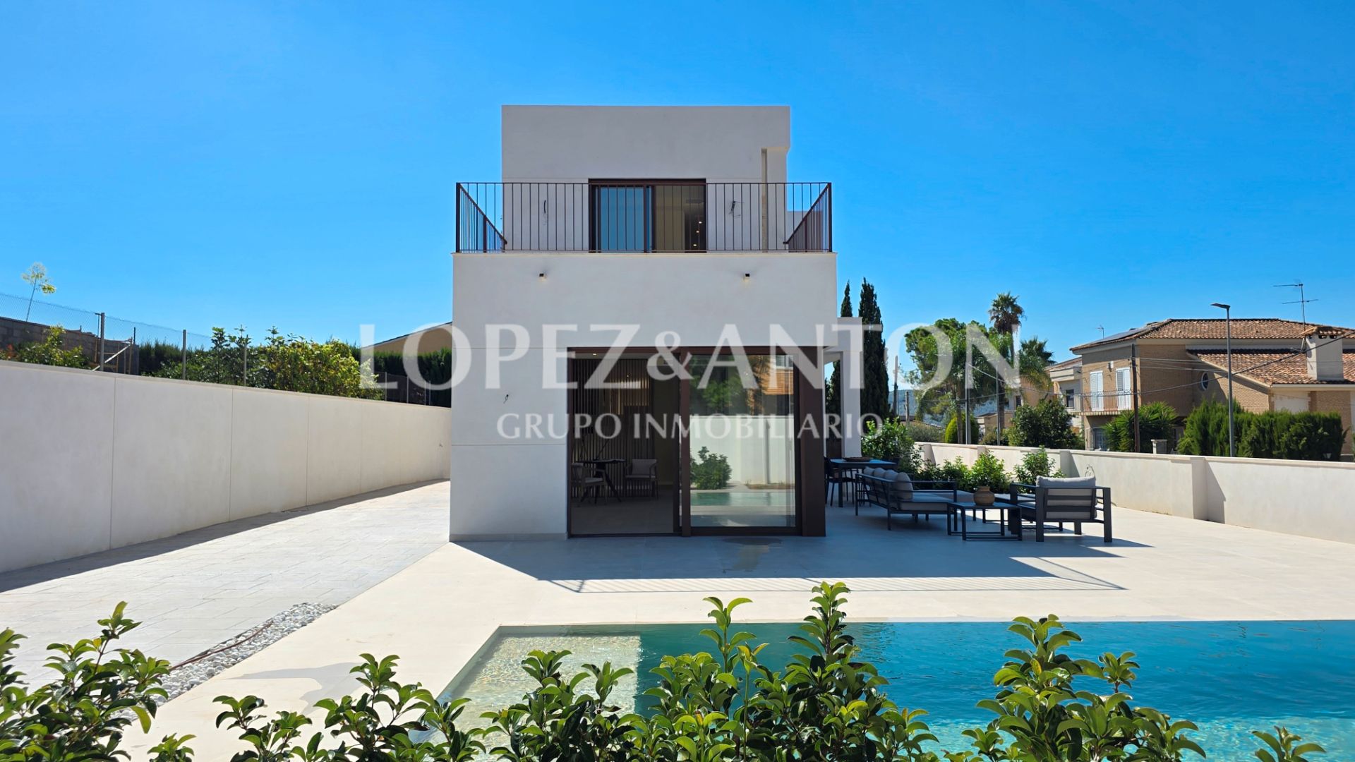 Exterior view of House or chalet for sale in L'Eliana  with Air Conditioner, Heating and Private garden