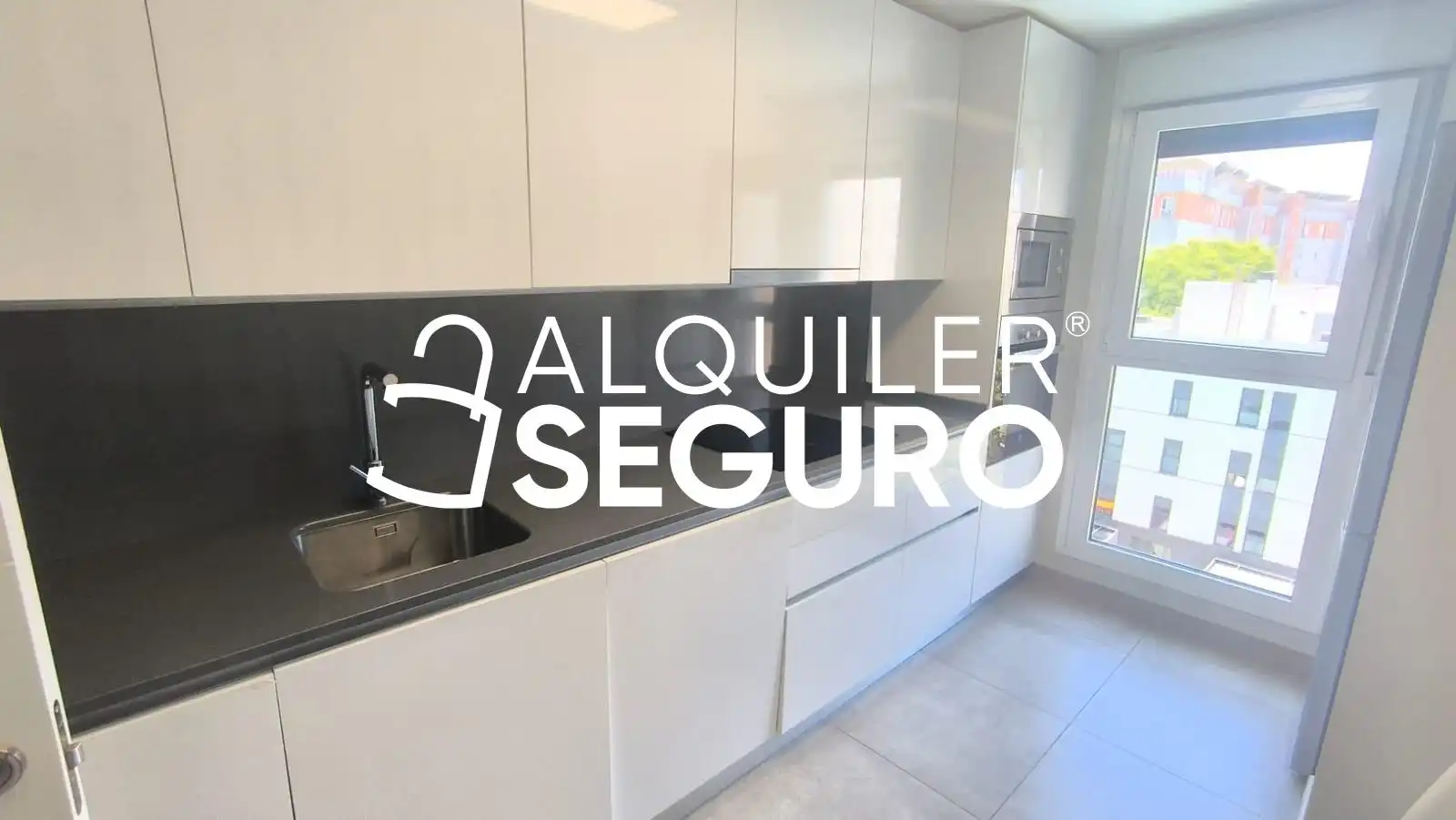 Cuina de Pis de lloguer en Sevilla amb Aire condicionat, Traster i Piscina