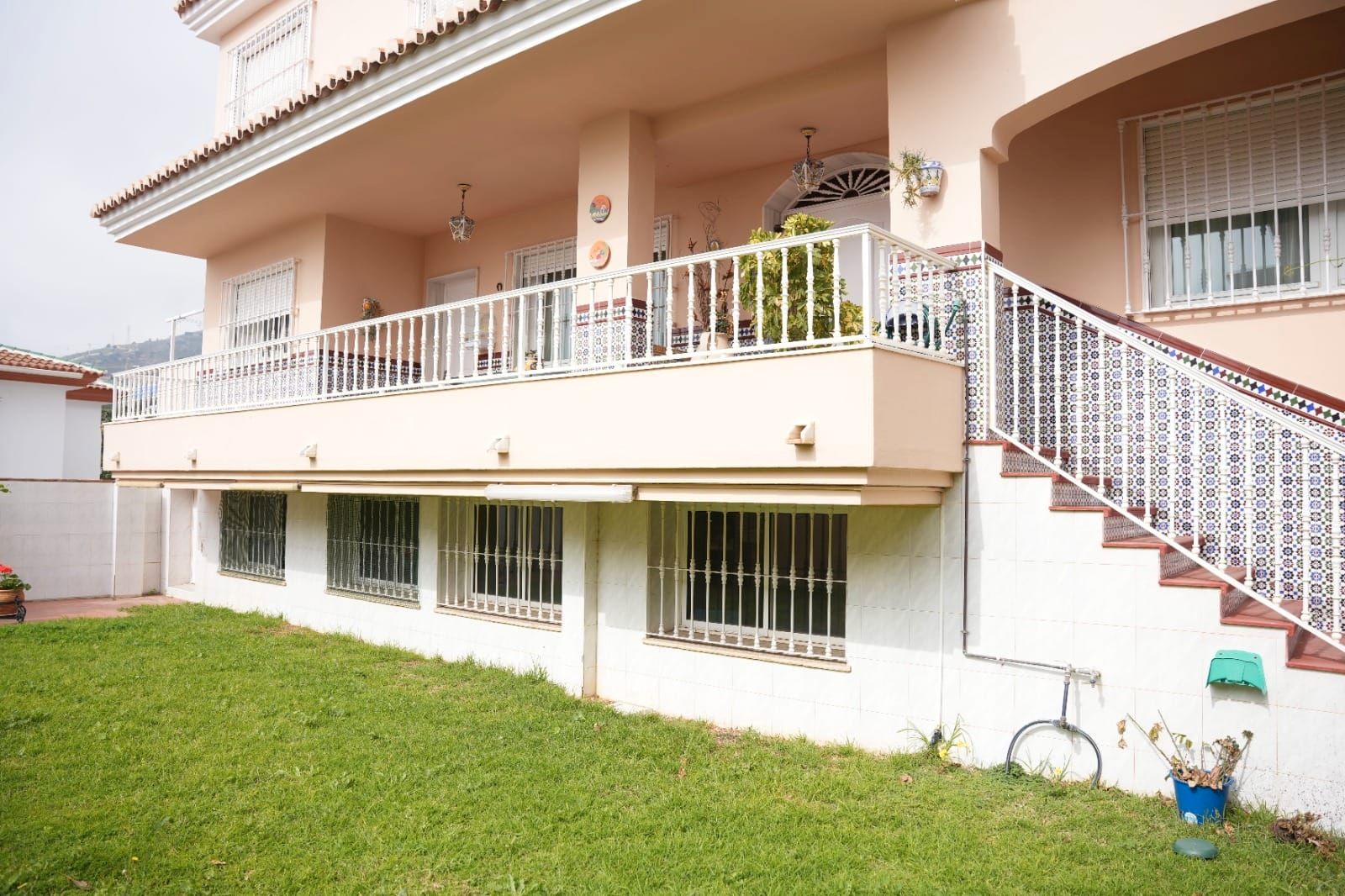 Exterior view of House or chalet for sale in Benalmádena  with Air Conditioner, Heating and Private garden