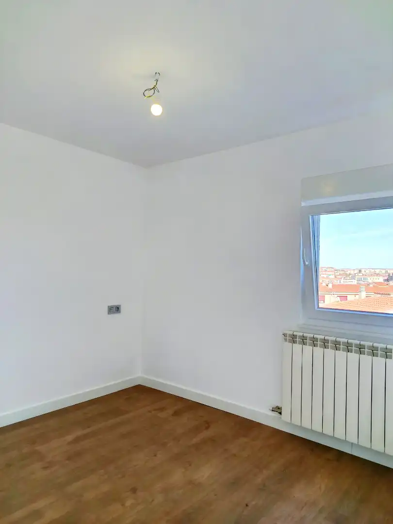 Piso en venta en Avenida de los Comuneros, Prosperidad - Delicias