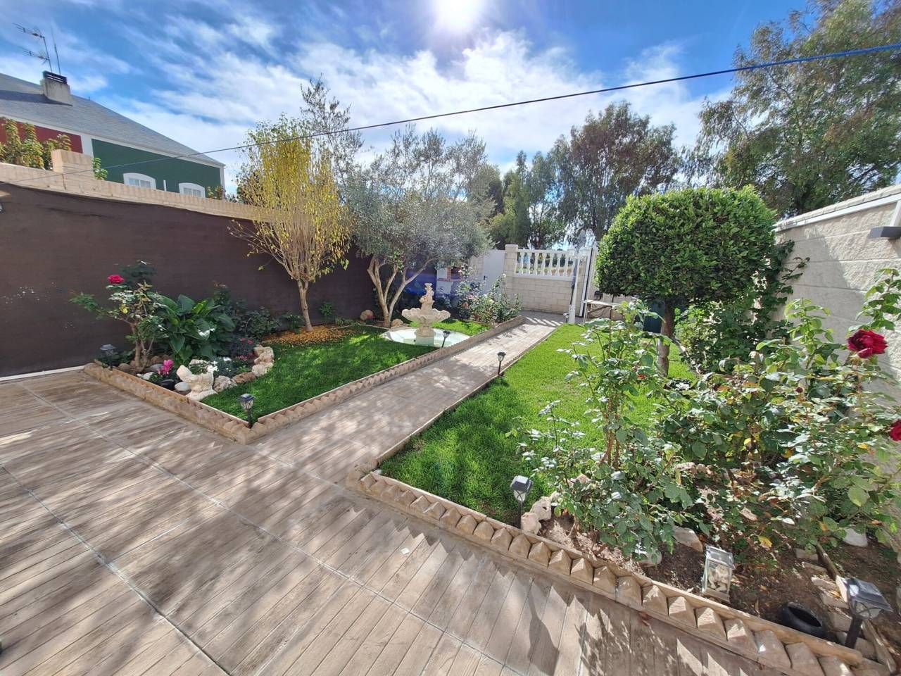 Jardí de Casa o xalet en venda en Serranillos del Valle amb Aire condicionat i Parquet
