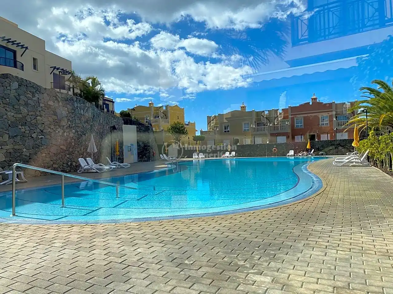 Piscina de Casa adosada de alquiler en Arona con Aire acondicionado, Jardín privado y Terraza