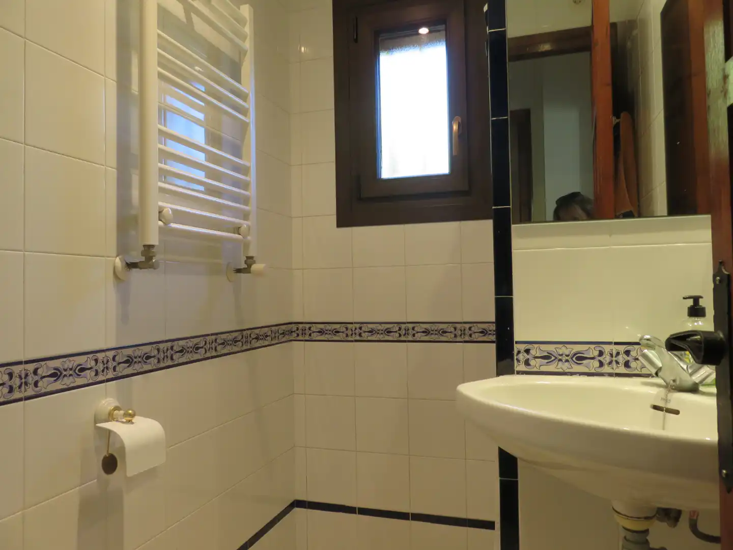 Baño de Casa adosada en venta en L'Estartit con Aire acondicionado, Calefacción y Jardín privado