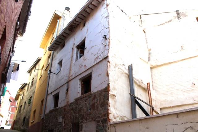 Casa adosada en Venta en Calle Eras en Albelda de Iregua