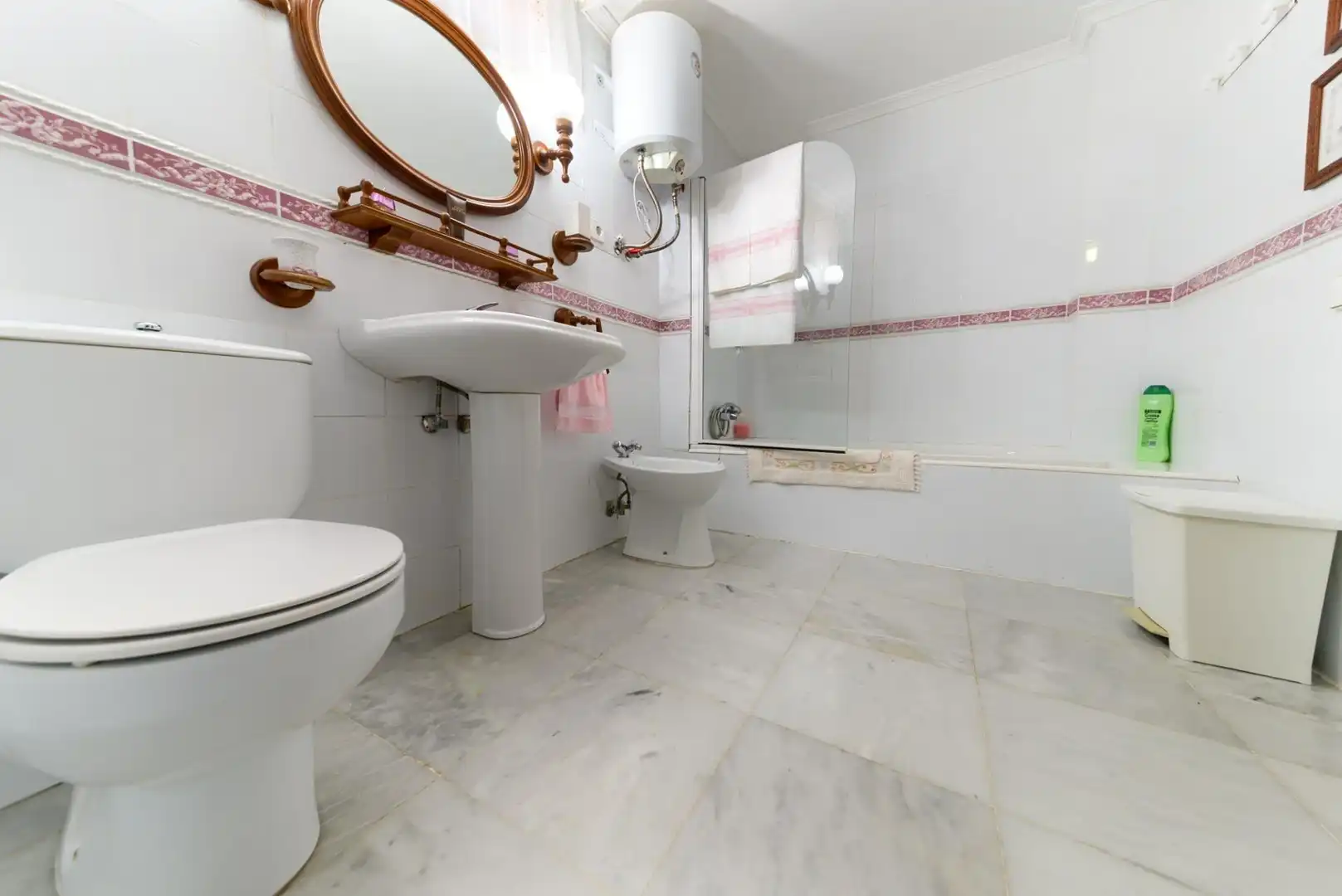 Bathroom of Houses for sale in Espartinas  with Air Conditioner, Private garden and Terrace