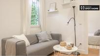 Living room of Flat to rent in  Madrid Capital  with Air Conditioner, Heating and Furnished