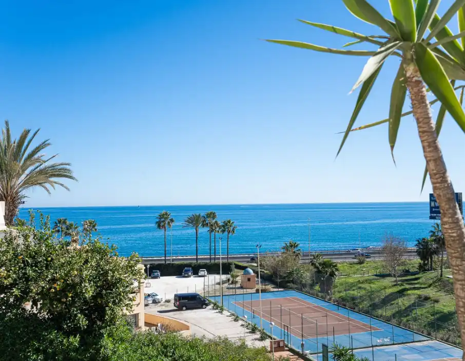 Piso con ascensor en venta en El Faro de Calaburra - Chaparral, imagen 4