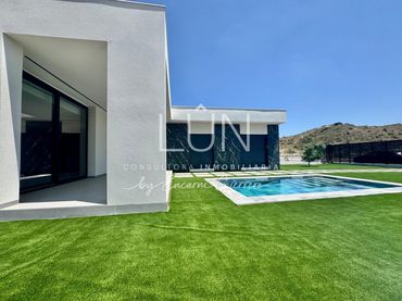 Chalet con piscina en alquiler en La Alcayna