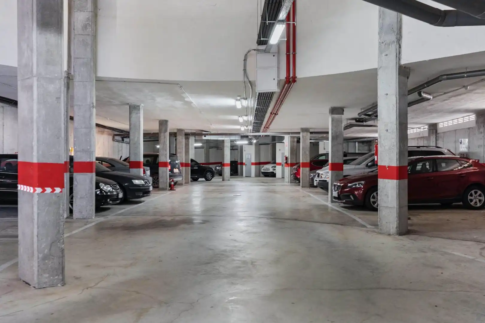 Aparcament de Apartament en venda en Elche / Elx amb Aire condicionat, Calefacció i Jardí privat