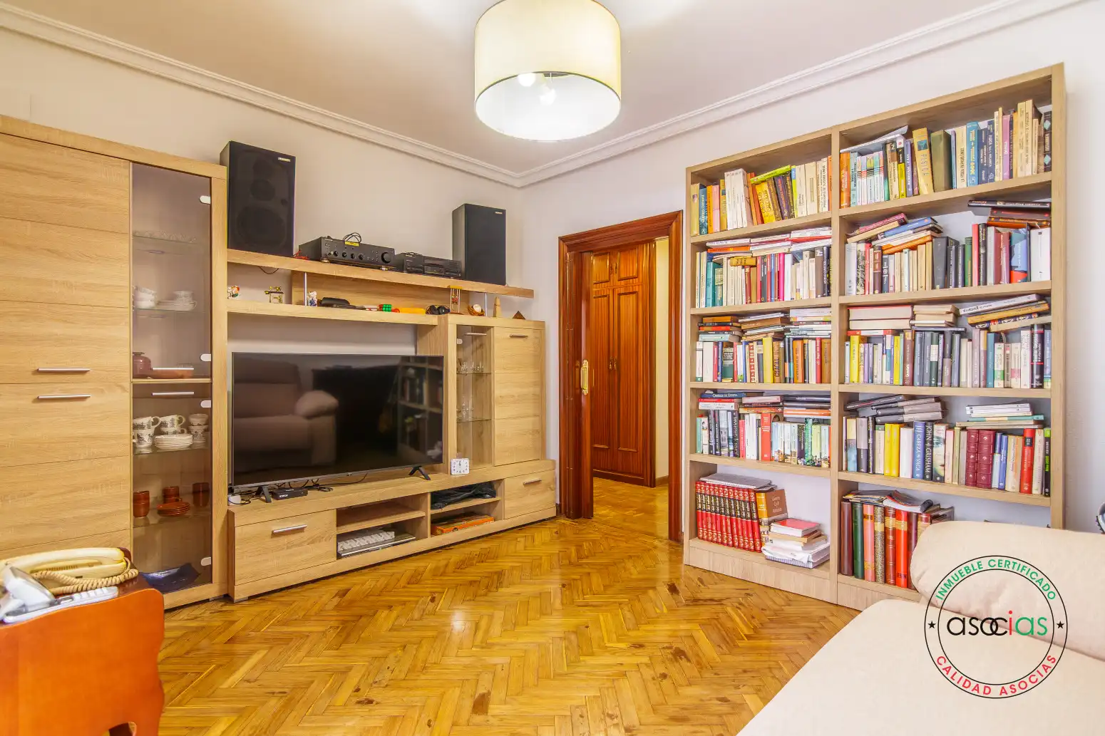 Sala d'estar de Pis en venda en Oviedo  amb Calefacció, Parquet i Terrassa