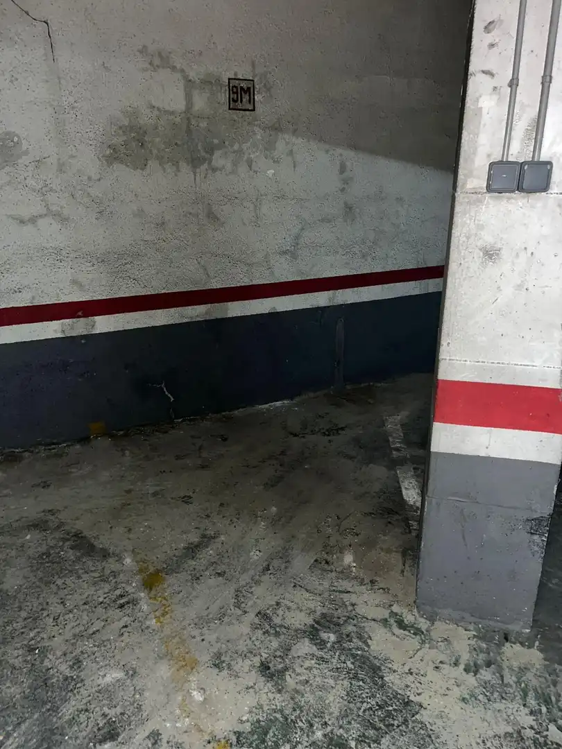 Motorradstellplatz zum Verkauf in Col.legis Nous, imagen 2