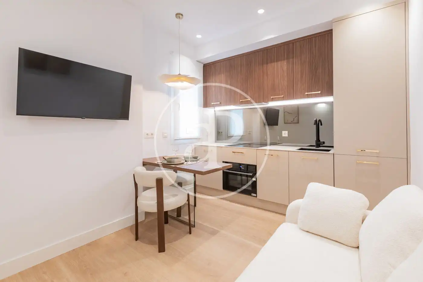 Living room of Flat for sale in Madrid  with Air Conditioner, Heating and Furnished