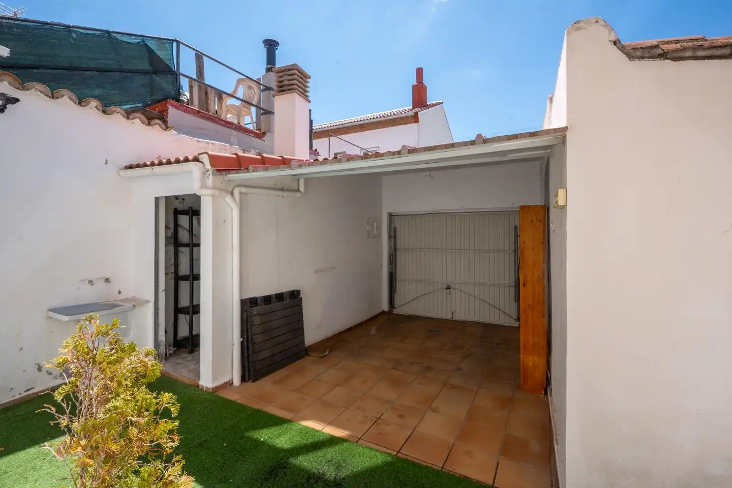Außenansicht von Erdgeschoss zum Verkauf in Ávila mit Heizung, Privatgarten und Terrasse