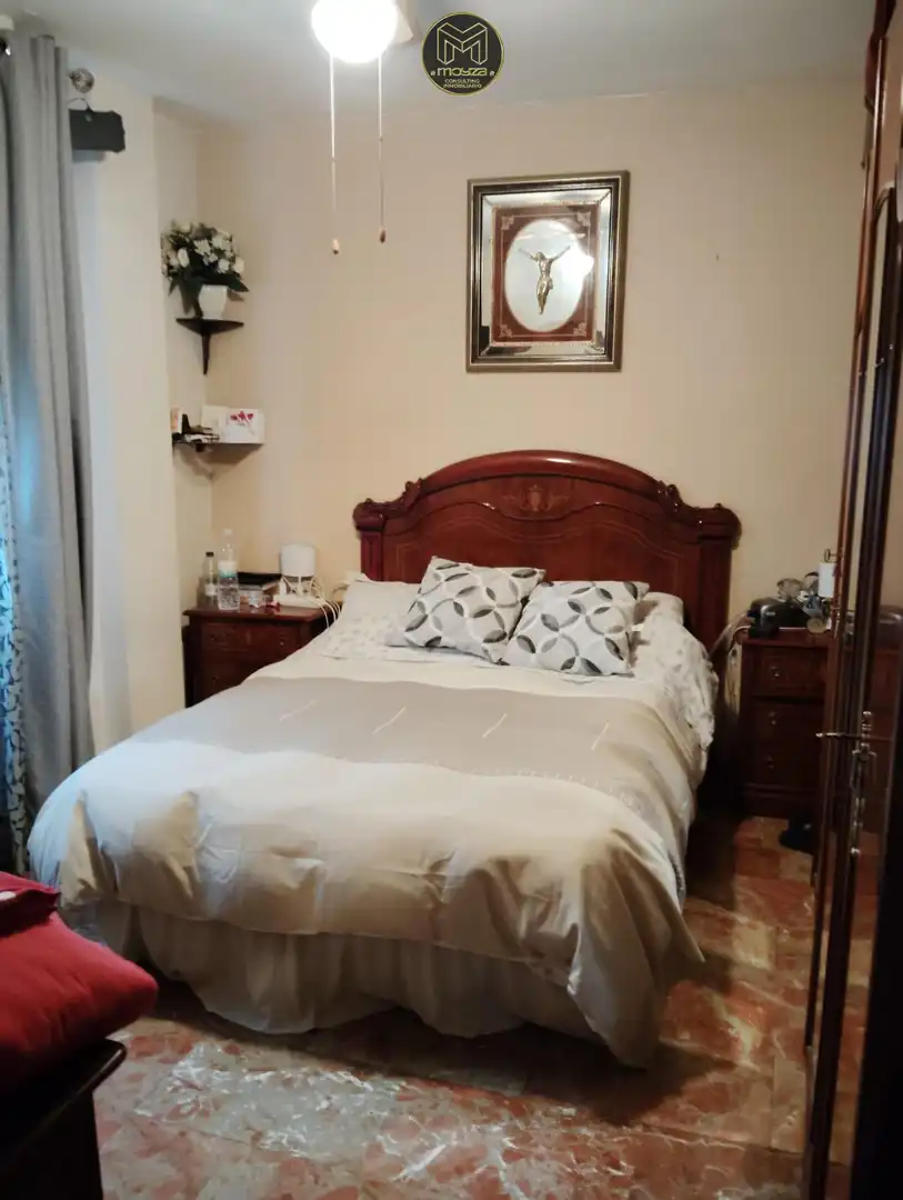 Schlafzimmer von Erdgeschoss zum Verkauf in Jaén mit Terrasse