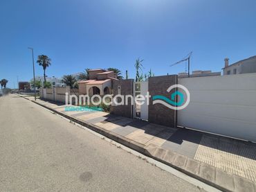 Xalet en venda a Oliva Playa