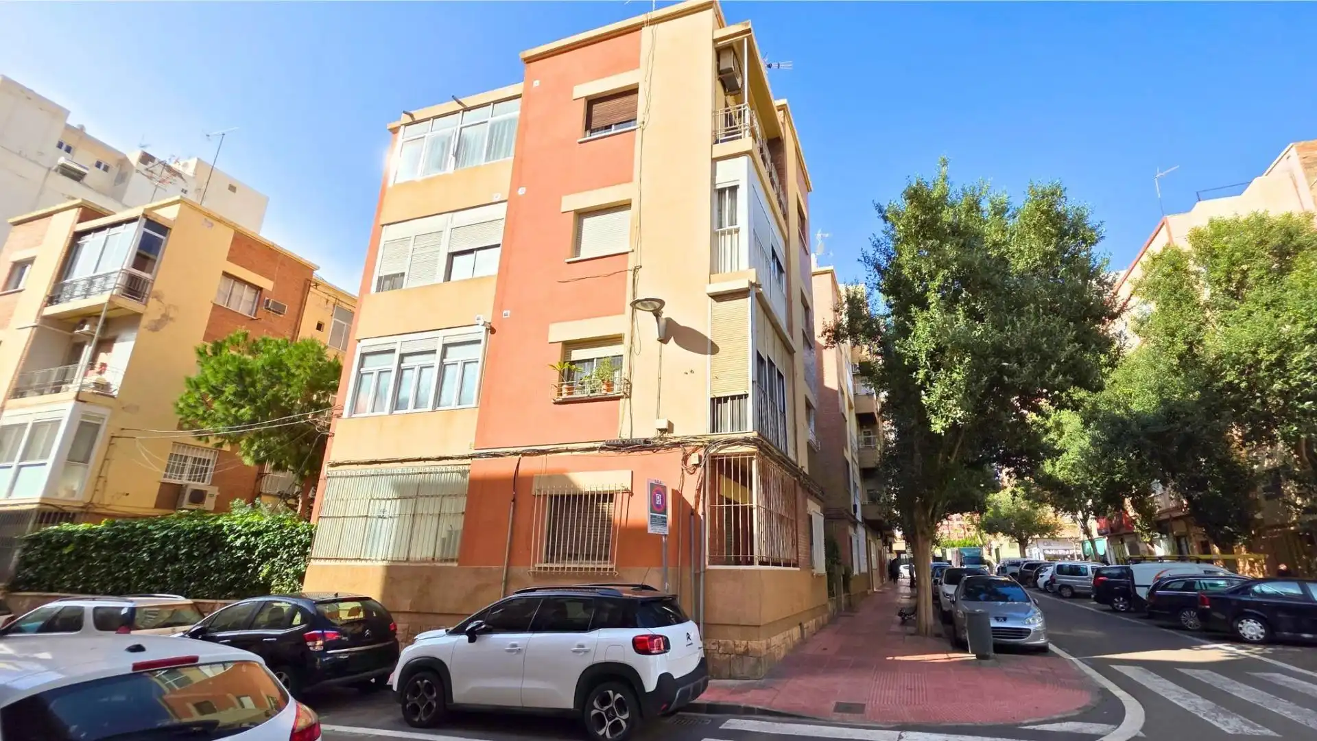 Exterior view of Flat for sale in Almería  with Air Conditioner, Private garden and Balcony
