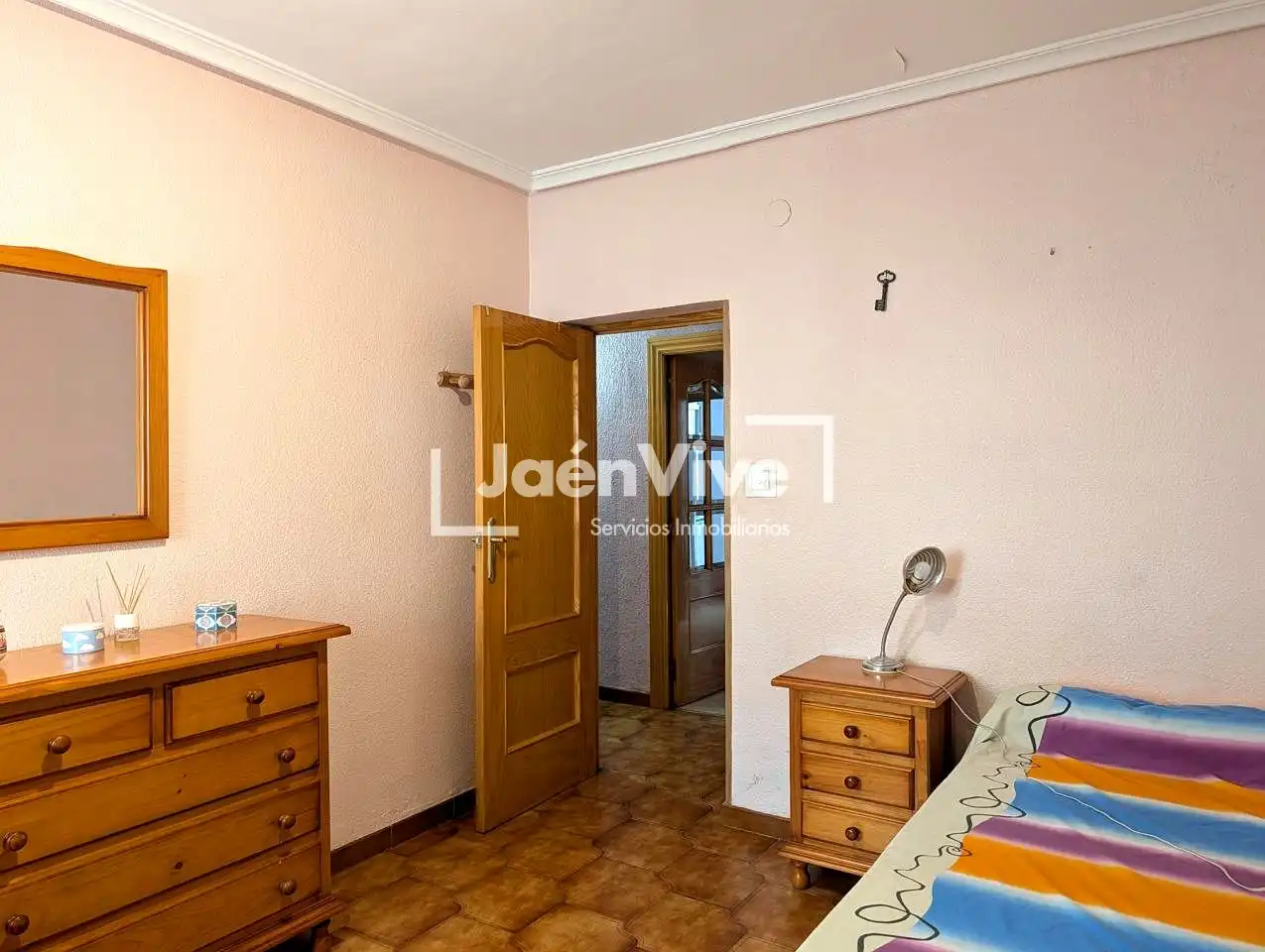 Habitación de Planta baja en venta en Jaén con Aire acondicionado y Amueblado