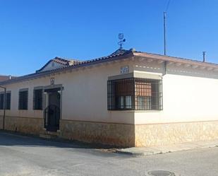 Exterior view of House or chalet for sale in El Toboso  with Private garden