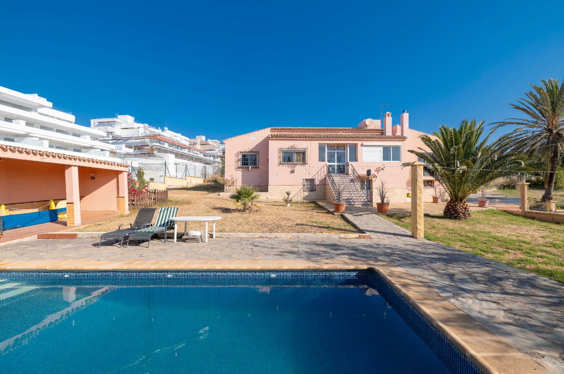 Piscina de Casa o xalet en venda en Estepona amb Aire condicionat, Jardí privat i Terrassa