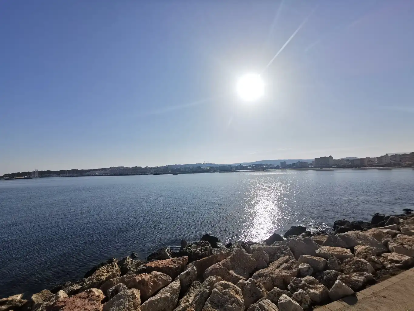 Vista exterior de Piso en venta en L'Escala con Terraza, Trastero y Amueblado