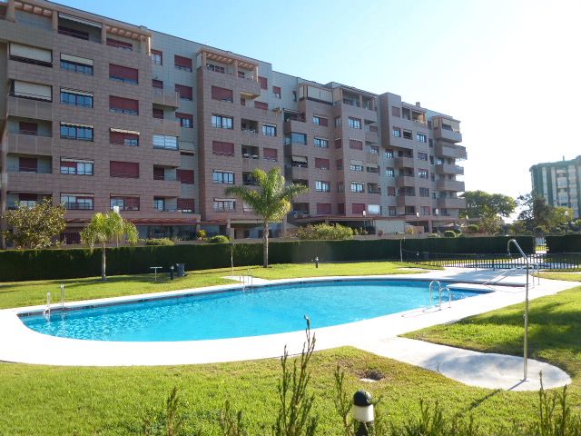 Swimming pool of Flat for rent in Málaga Capital  with Air Conditioner, Terrace and Furnished